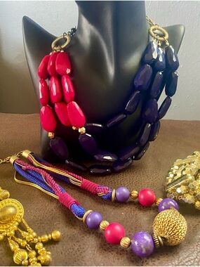 It’s the 80s, Big Bold Two-Tone Purple, Fuchsia w/ Gold Tone Chunky Jewelry Set